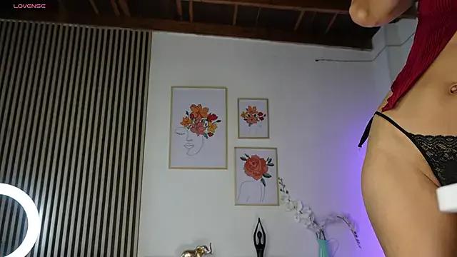 LillyDolls23 on StripChat 
