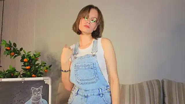 LinnGee on StripChat 