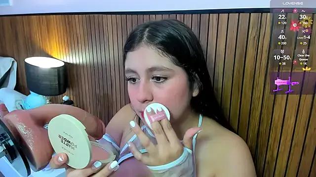 lola_clit on StripChat 