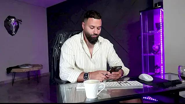 mattmasterss on StripChat 