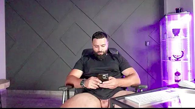 mattmasterss on StripChat 