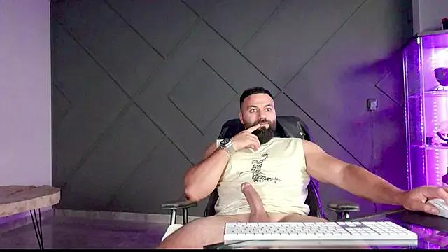 mattmasterss on StripChat 