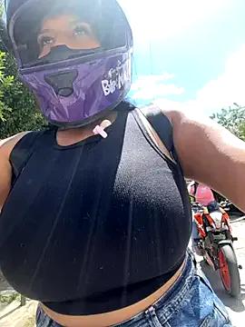 megan_bigboobs_ — Suck my nipples