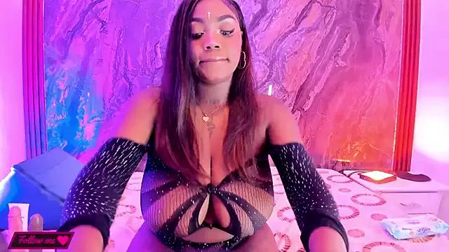 MiiaaCollinss on StripChat 