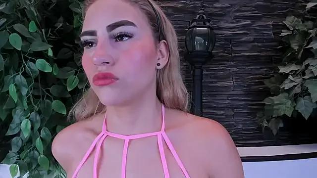 miss_rhenna on StripChat 