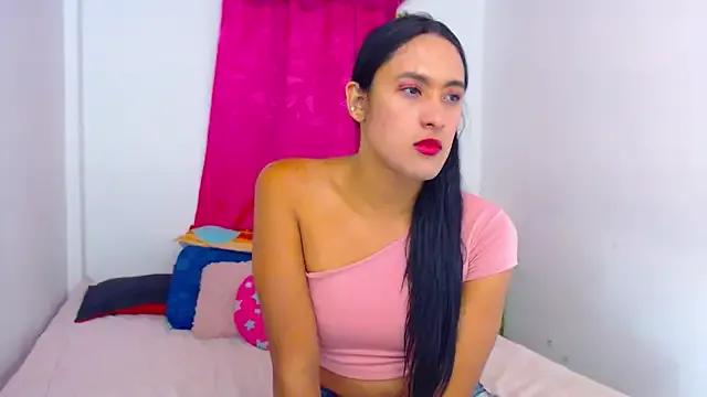misss_estrella on StripChat 