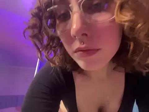 Molli_Luv on StripChat 