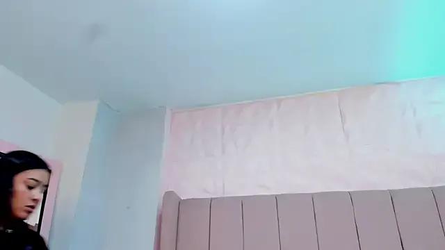 MollyBigBoobs12 on StripChat 