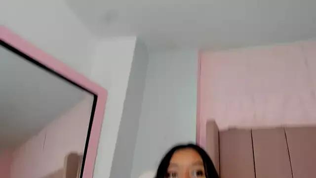 MollyBigBoobs12 on StripChat 