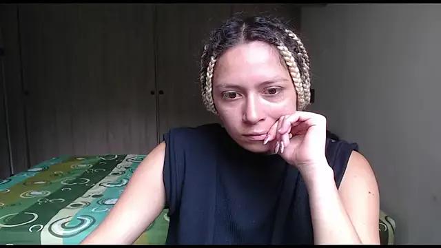 MommyMiaWs on StripChat 