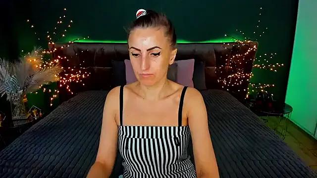 Rebecca_Diamond on StripChat 