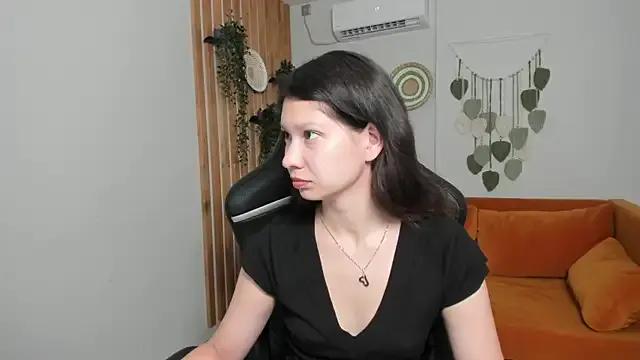 SaraDenar on StripChat