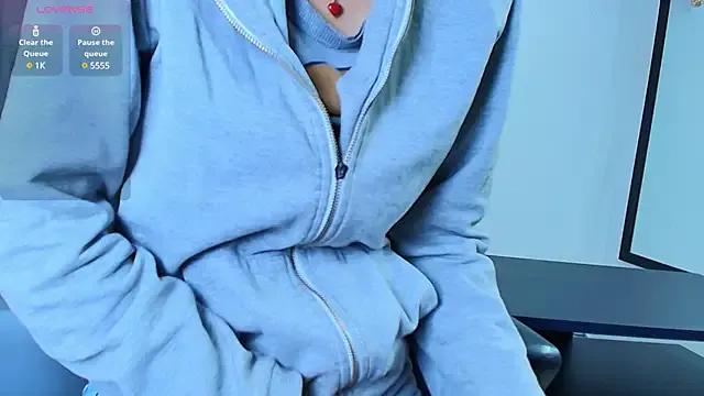 saray_reese on StripChat 