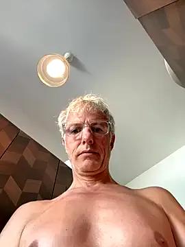 SexyLeon8 — nackt ausziehen - naked