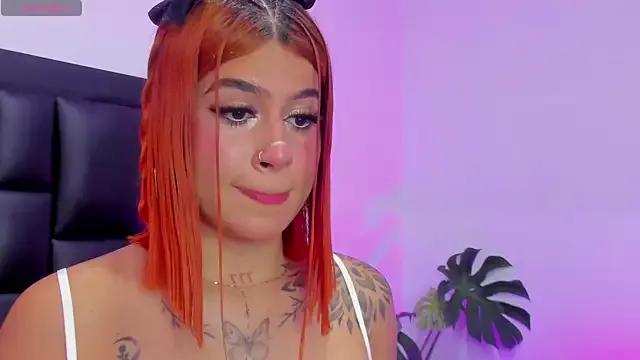 SoofiRosse on StripChat 
