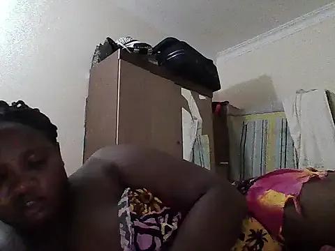 sweetymummy on StripChat 