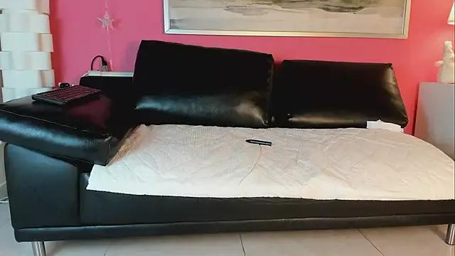 Tiffanysurez_ on StripChat 