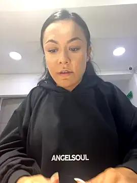 TiffanyyLam on StripChat 