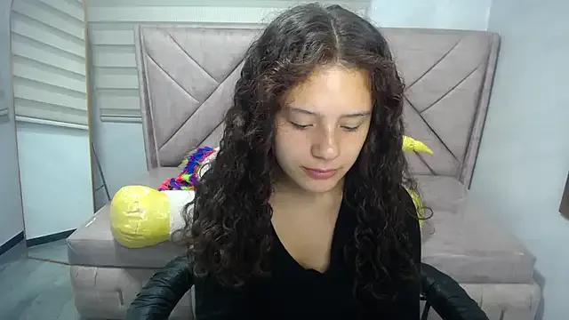 Velvet_Moon_V — fucks in the pussy by 3 min