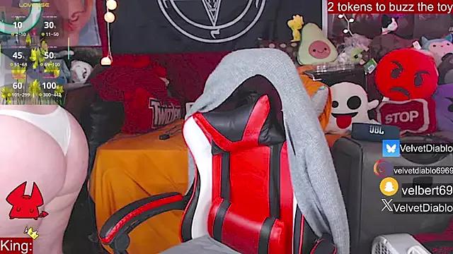 VelvetDiablo on StripChat 