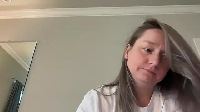 Vivian_MayXxX on StripChat 