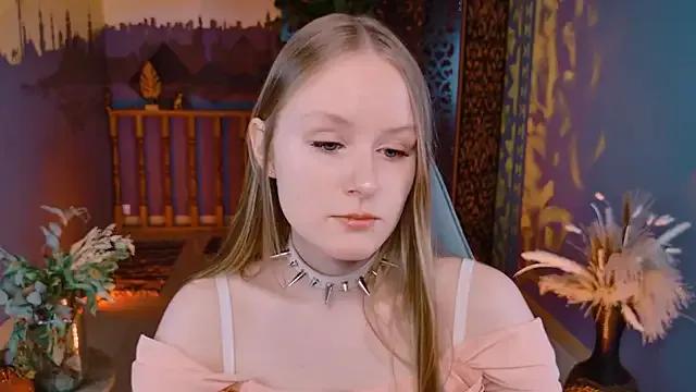 VivienLeeigh — 2 tokens if I'm cute