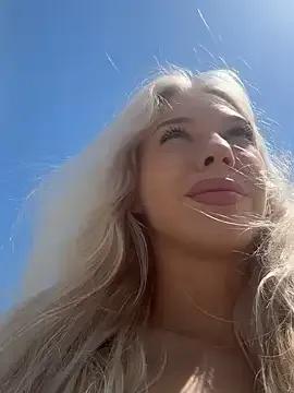 Yanna_miana on StripChat 