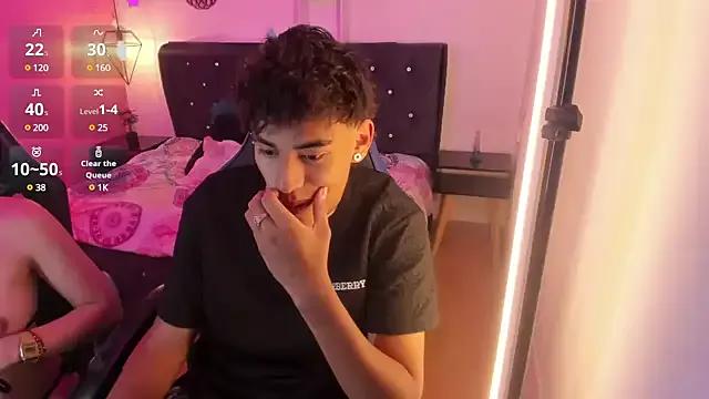 Yiing_and_yang on StripChat 