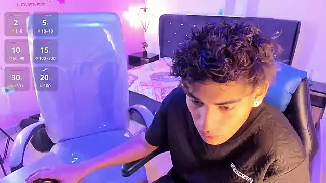 Yiing_and_yang on StripChat 