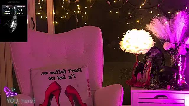 ZoeMesmerize — HEYA!